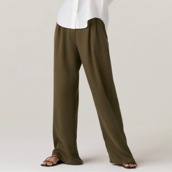 Vetta Capsule Wide Leg Trousers, Shorts & Crop Olive (Limited Edition) - Picture 13 of 14